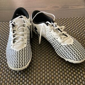 Under Armor Sneaker
